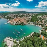 Amazing In Ostrobradic Case de vacanță