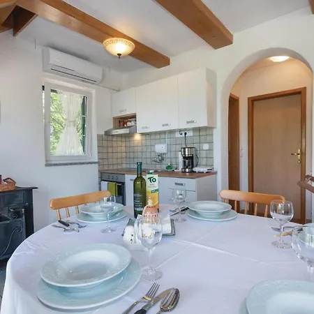 Ferienhaus Stunning In Ostrobradic With 2 Bedrooms, Jacuzzi&wifi *