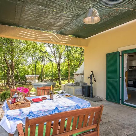 Stunning In Ostrobradic With 2 Bedrooms, Jacuzzi&wifi * Sveti Anton (Krk)